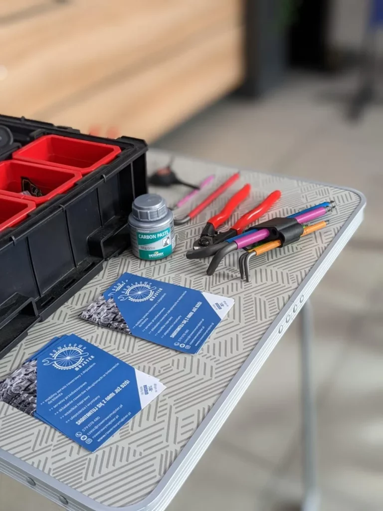 Ulotki i narzędzia - serwis rowerowy Poznań.